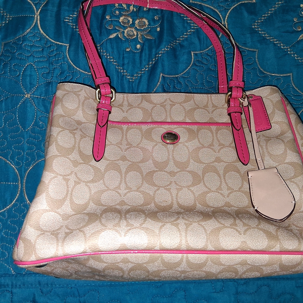 Coach Beige and Pink Tote Bag with Elegant Design